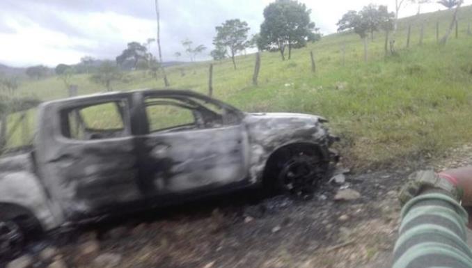 En Meta supuestos disidentes de las Farc quemaron un vehículo de comisión de desminado humanitario