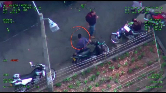 EN VIDEO Y FOTOS: Capturado un venezolano expendedor de droga en el centro de Medellín 3 Captura del Veneco expendedor de droga en el centro de Medellin 2