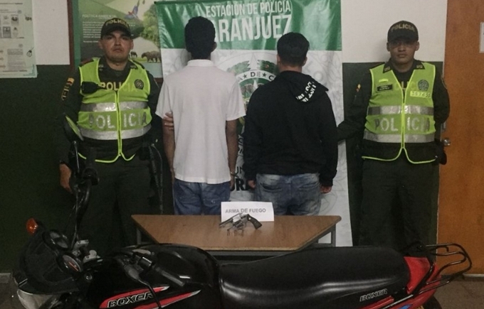 Capturados por la Policía cuando iban por Campo Valdés con un arma ilegal 2 Capturados campo valdes
