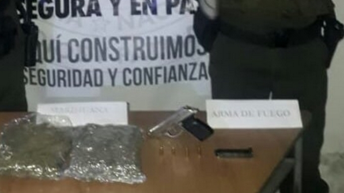 Policia halló un kilo de droga y una pistola abandonados en un lote baldío del barrio Aranjuez 1 Droga hallada aranjuez copia