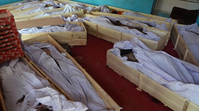 Tras una ofensiva sobre Ghazni que dejó a casi medio millar de muertos, talibanes todavía resisten a las afueras de la ciudad