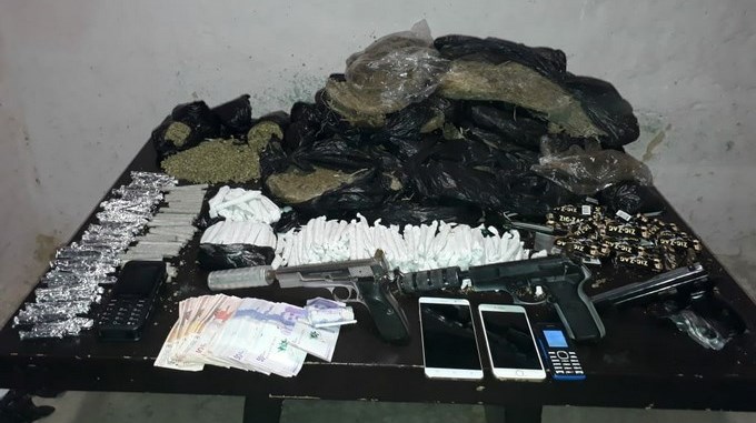 Siete asegurados de la Odin 'Robledo' fueron asegurados por conservar tres armas de fuego y 10 kilos de marihuana