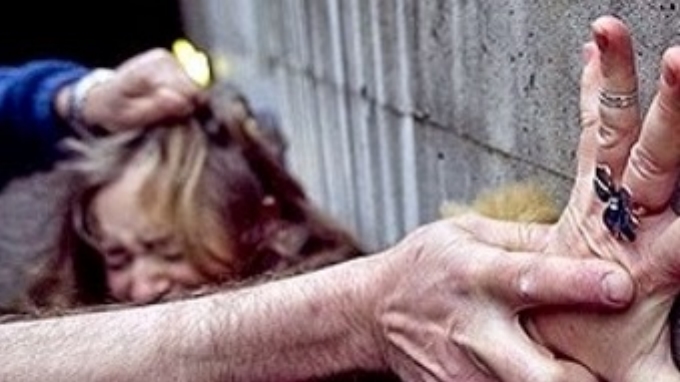 Fue violada por su tío durante años y tuvo dos hijos de él, ahora la Justicia la obliga a dejárselos ver