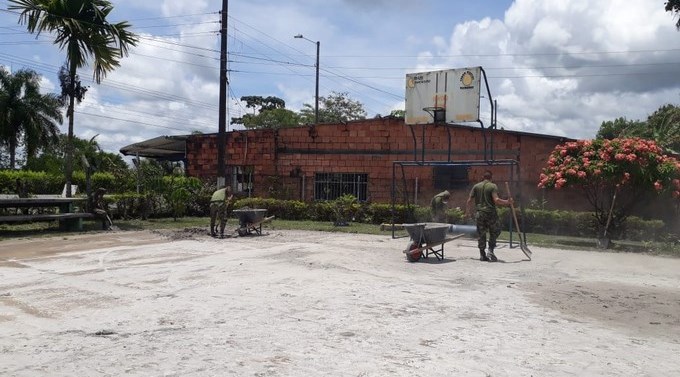 Ejército apoyó a la comunidad afectada por emergencia ambiental en Guamal, Meta