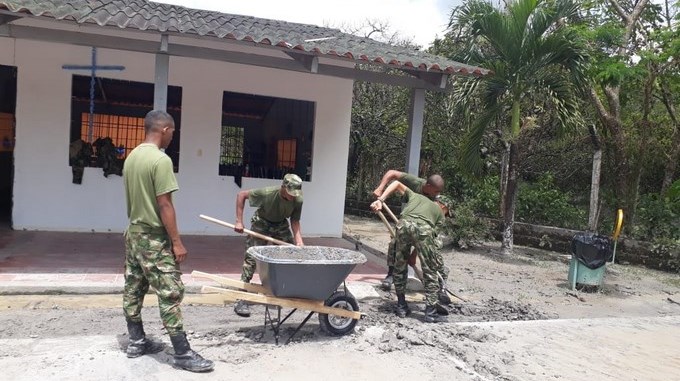 Ejército apoyó a la comunidad afectada por emergencia ambiental en Guamal, Meta