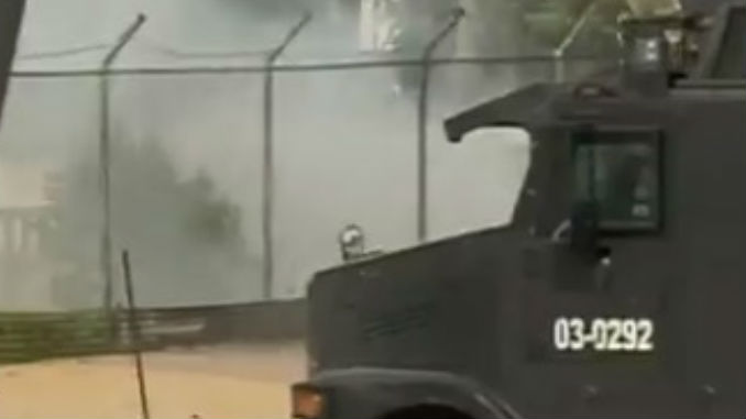 Tres tanquetas del ESMAD repelieron disturbios en la UN sede Bogotá