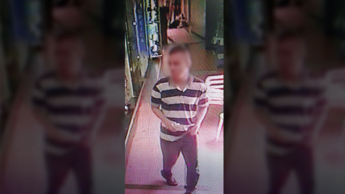 Observó y a la primera oportunidad entró a un local en el centro de Medellín y se robó un celular