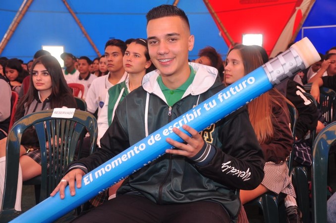 Los beneficios y la gran sorpresa que recibirán los mejores en las Pruebas Saber 11°