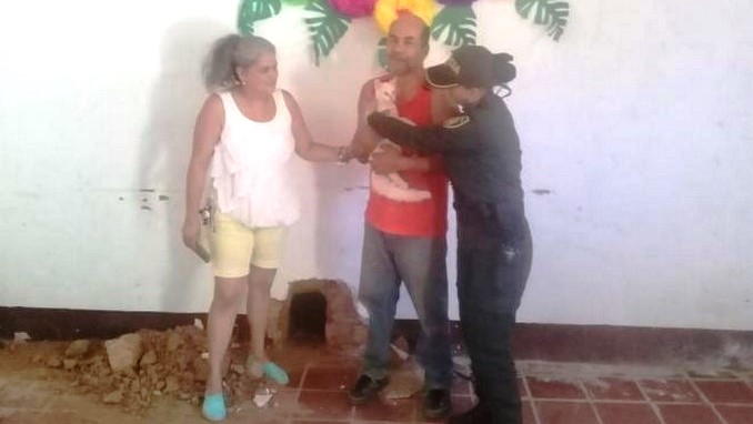 Rescataron a gatico que quedó atrapado entre dos paredes en Norte de Santander