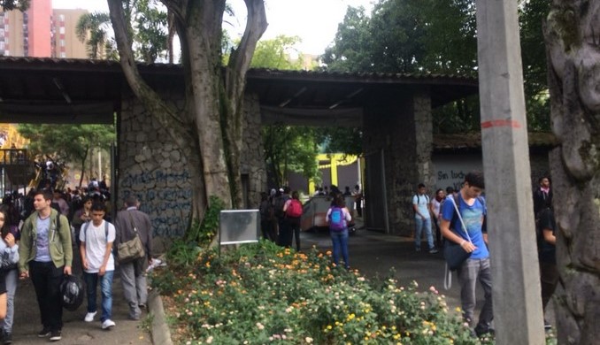 Ordenan evacuar la UdeA por situación de orden público