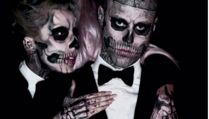 Lady Gaga y su fallecido amigo, "Zombie Boy"/ Instagram: @rickgenestofficial