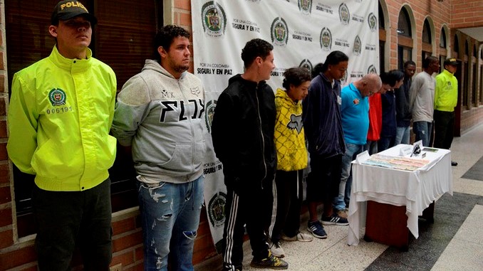FOTOS y VIDEO: Capturados once señalados miembros de la banda "Curazao" en Robledo 3 Banda_Curazao_3.jpg