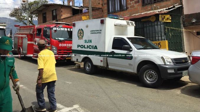 FOTOS: Hallaron cadáver flotando en quebrada ubicada en Bello 5 Caso_Niquia_3