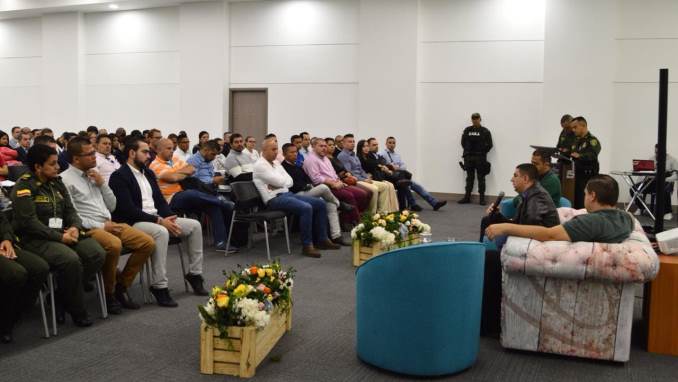 Con más de 300 integrantes de la Red de Participación Cívica transcurre el segundo conversatorio en la Policía Metropolitana