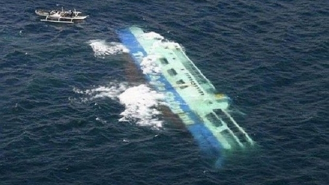 130 ahogados tras volcamiento de un ferry, probablemente por sobrecarga