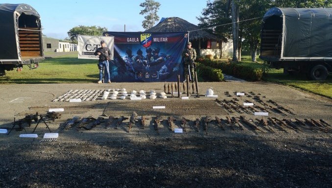 Duro golpe contra el 'Clan del Golfo'. Incautaron arsenal de guerra y cocaína en El Bagre