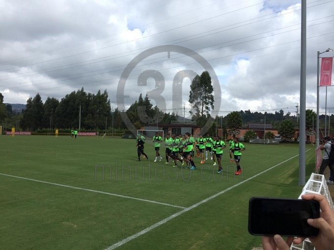 Nacional se prepara al ritmo de Herrera y con ausencias llamativas 4 atletico nacional entrenamiento 2 Copiar