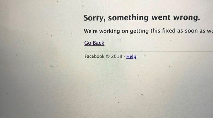 Facebook reporta caída del servicio