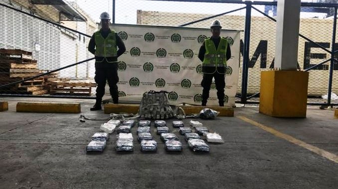 Incautaron en Santa Marta un alijo de cocaína que estaba adherido a una embarcación. La droga sería enviada a Jamaica