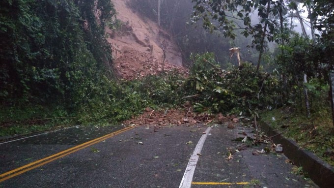 Continúa cierre total en la vía a Puerto Triunfo