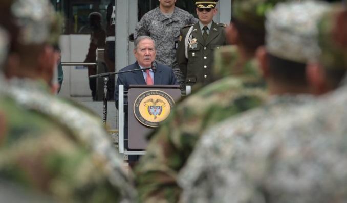 Ell ministro de Defensa, Guillermo Botero