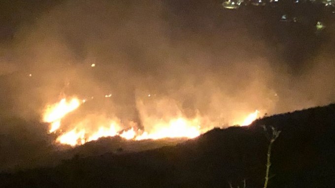 Siguen las labores para controlar incendio en el cerro Cristo Rey de Cali