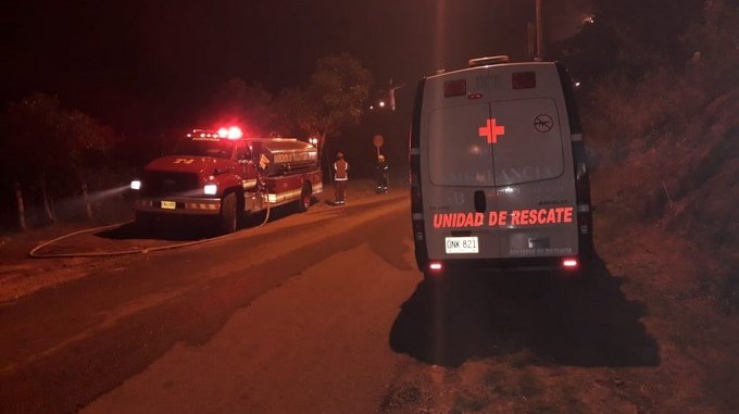 Siguen las labores para controlar incendio en el cerro Cristo Rey de Cali