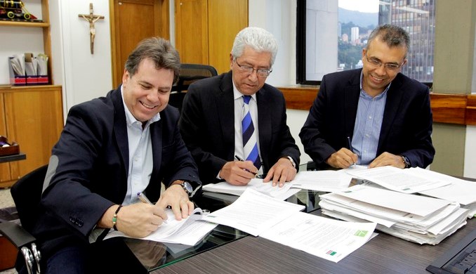 Firmaron Otrosí para la realización del megaproyecto vial Avenida Regional Oriental Norte en el Valle de Aburrá