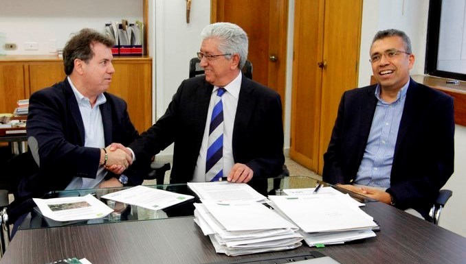 Firmaron Otrosí para la realización del megaproyecto vial Avenida Regional Oriental Norte en el Valle de Aburrá