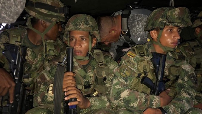 En un helicóptero de la Fuerza Aérea fueron evacuados nueve soldados con síntomas de enfermedades tropicales
