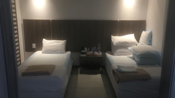 FOTOS: Cuatro habitaciones de un hotel en El Poblado fueron selladas por utilizarlas como postoperatorios 3 Hoteles_sellados_2