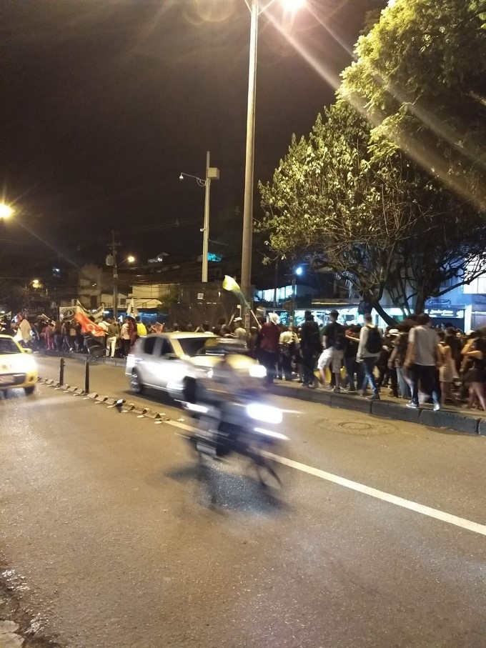 FOTOS: Nuevamente universitarios salen a marchar por las calles de Medellín 3 Manifestacion ciudadana en la 80 2