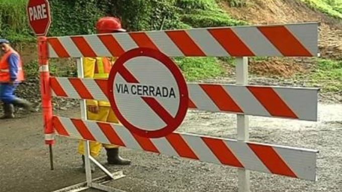 La caída de un poste bloquea la vía Las Palmas – Don Diego