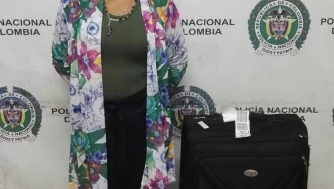 Capturaron a una diseñadora de modas y a un asesor de ventas con cocaína en el aeropuerto El Dorado de Bogotá
