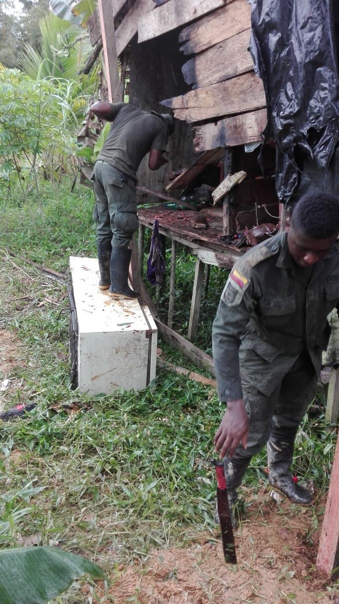 Policías construyeron una vivienda a familia vulnerable en Quibdó, Chocó