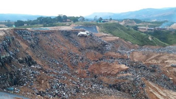 Desprendimiento de más de 3.000 toneladas de basura causó una emergencia ambiental en Bucaramanga