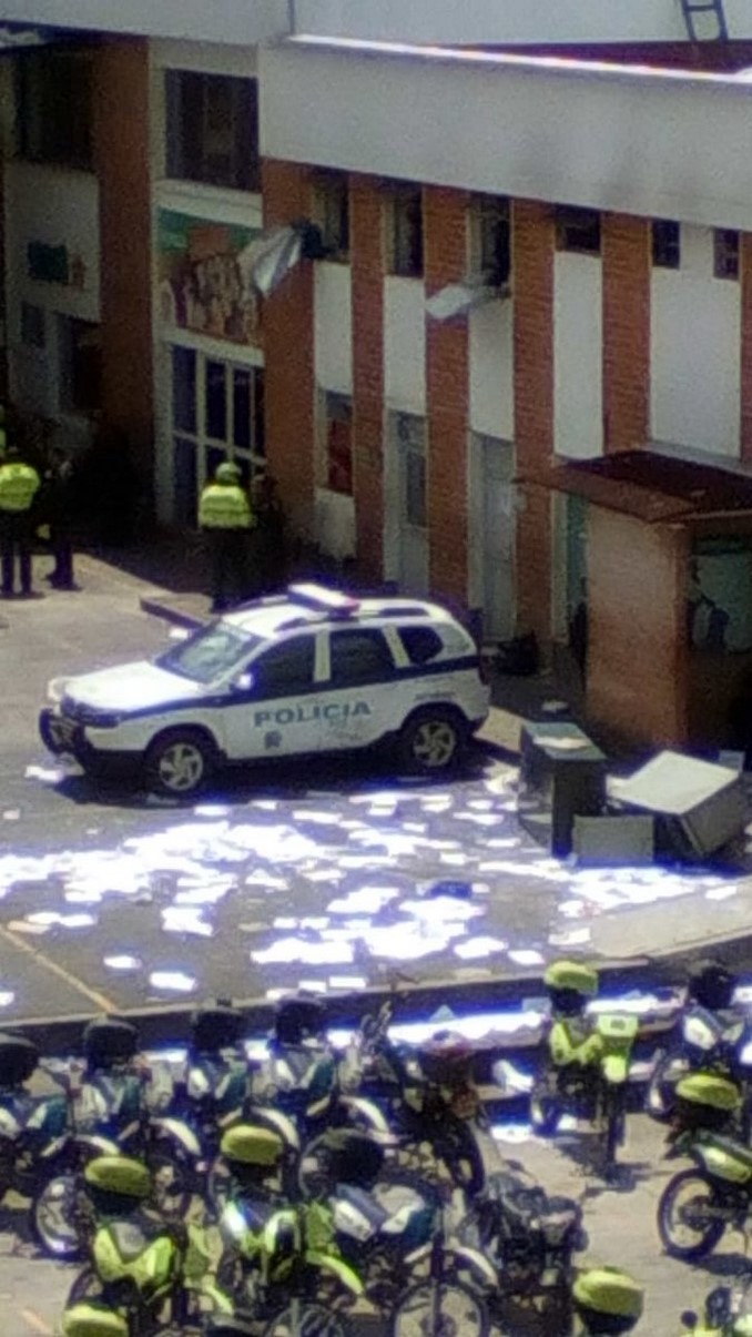 Nueve heridos, entre ellos dos policías, dejó un intento de fuga en la estación de Policía de Suba en Bogotá