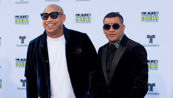 Alexander Delgado (i) y Randy Malcom Martínez de la agrupación Gente de Zona. EFE/Archivo