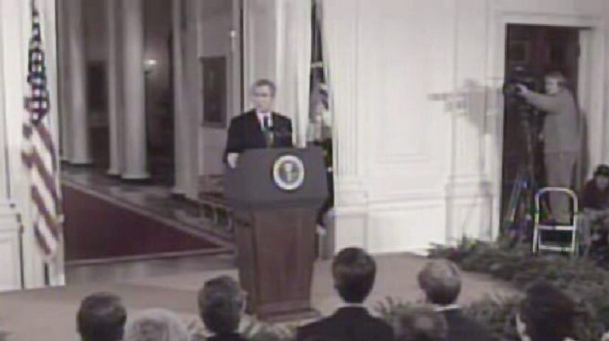 El entonces presidente estadounidense, George W. Bush comparecía ante la prensa en la Casa Blanca para informar sobre la situación en Irak. Imágen de televisión/Via EFE/Archivo