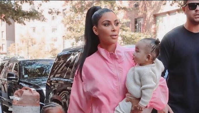 Kim Kardashian y su hija menor/ Tomada de Instagram: @kimkardashian