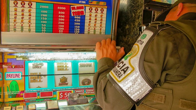 En la Comuna 4 de Medellín las autoridades incautaron 35 máquinas tragamonedas