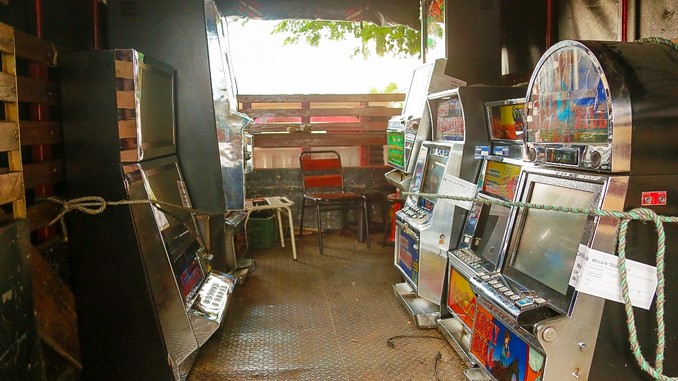 En la Comuna 4 de Medellín las autoridades incautaron 35 máquinas tragamonedas