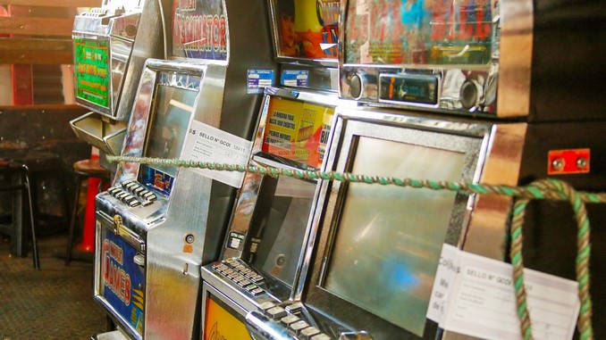 En la Comuna 4 de Medellín las autoridades incautaron 35 máquinas tragamonedas