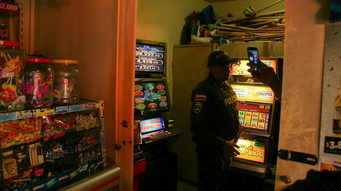 En la Comuna 4 de Medellín las autoridades incautaron 35 máquinas tragamonedas