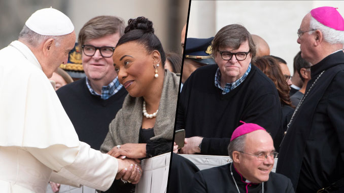 El papa saludó al cineasta Michael Moore y a una hija de Martin Luther King