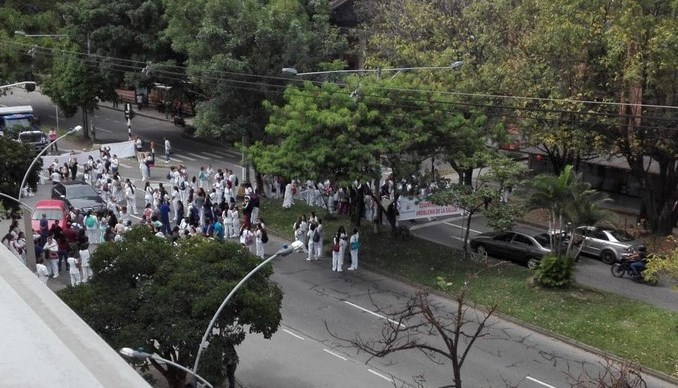 Protesta trabajadores de Esimed de la 80