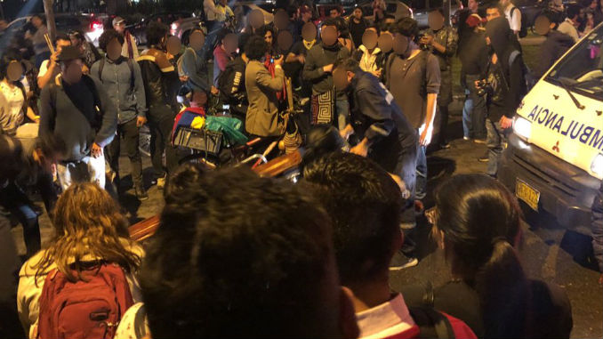 VIDEO: Momento preciso en que un carro embiste varios manifestantes en Bogotá