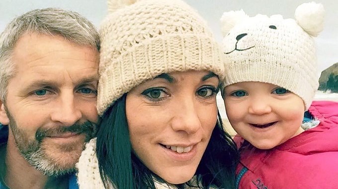 Creían que habían robado su carro con su hija en el interior, pero existe otra versión