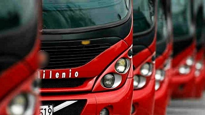 Bogotá lanzó un 'reto' de Transmilenio con el que busca que todos los usuarios paguen el pasaje 2 buses transmilenio