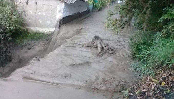 Ya son 220 los damnificados por creciente de quebrada en Guacamayas, Boyacá